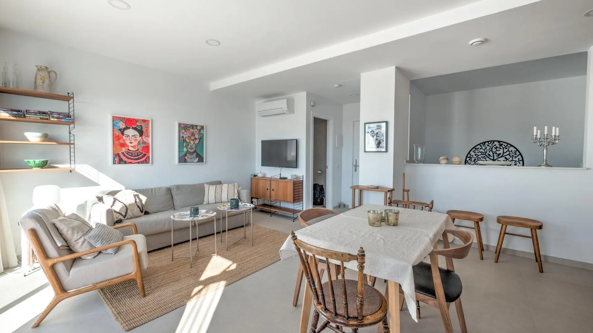 네르하 Modern Townhouse With 3 Terraces, Pool And Views 빌라 0*,  스페인