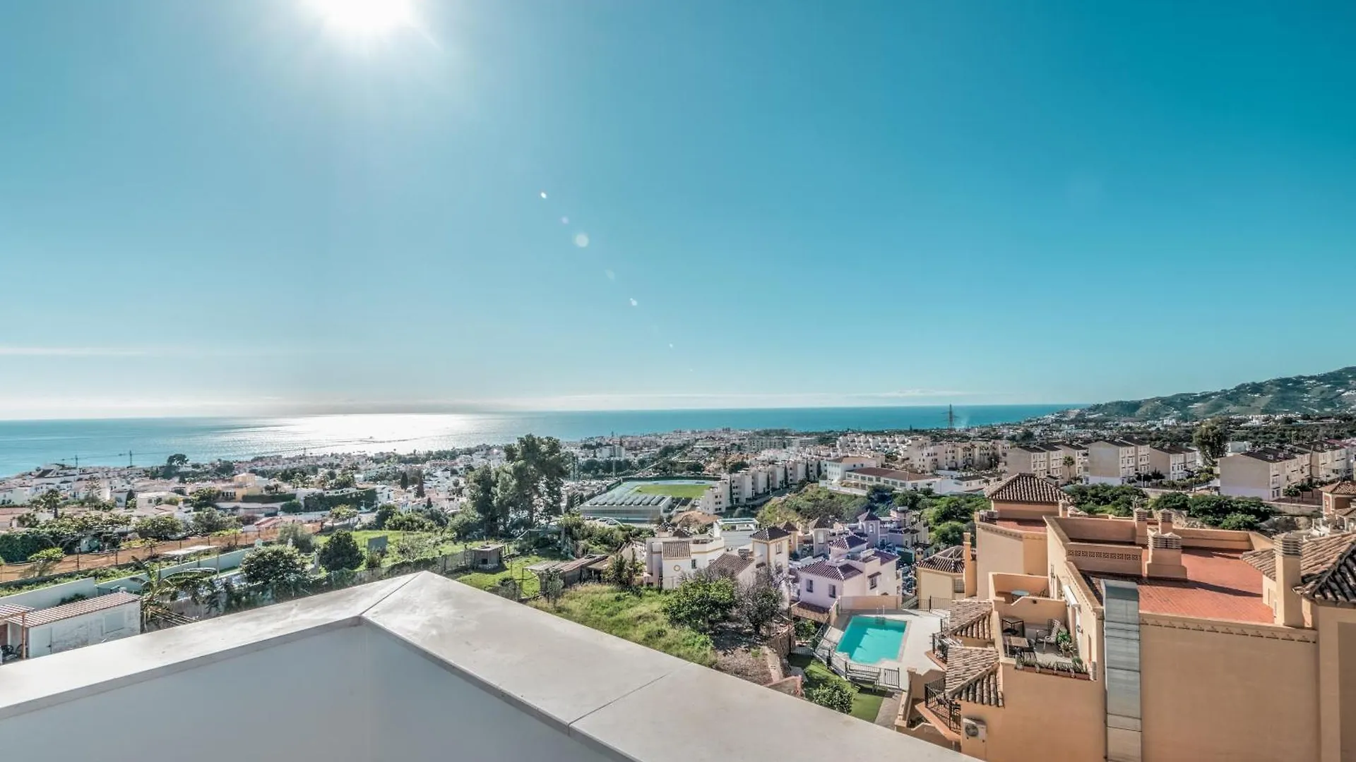 Modern Townhouse With 3 Terraces, Pool And Views Villa Nerja 0*,