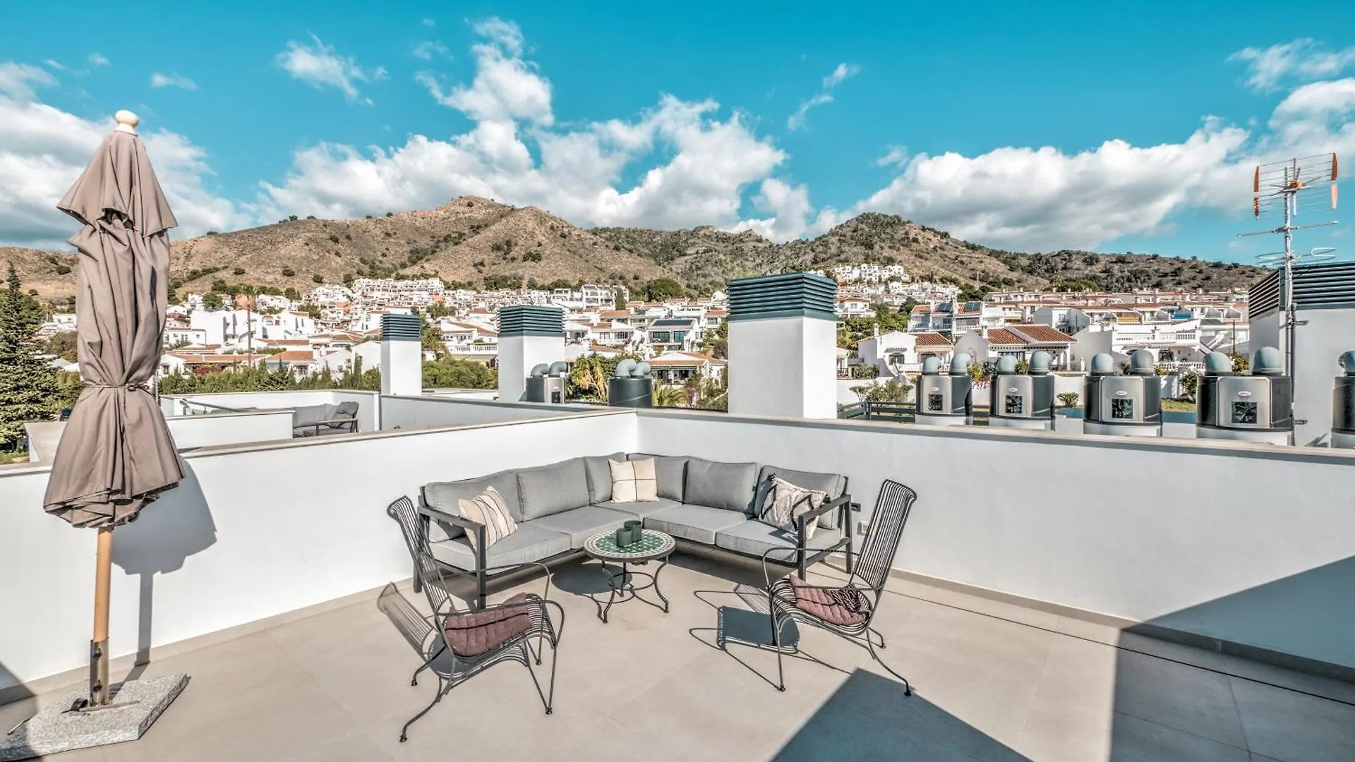 Modern Townhouse With 3 Terraces, Pool And Views Villa Nerja Holiday home