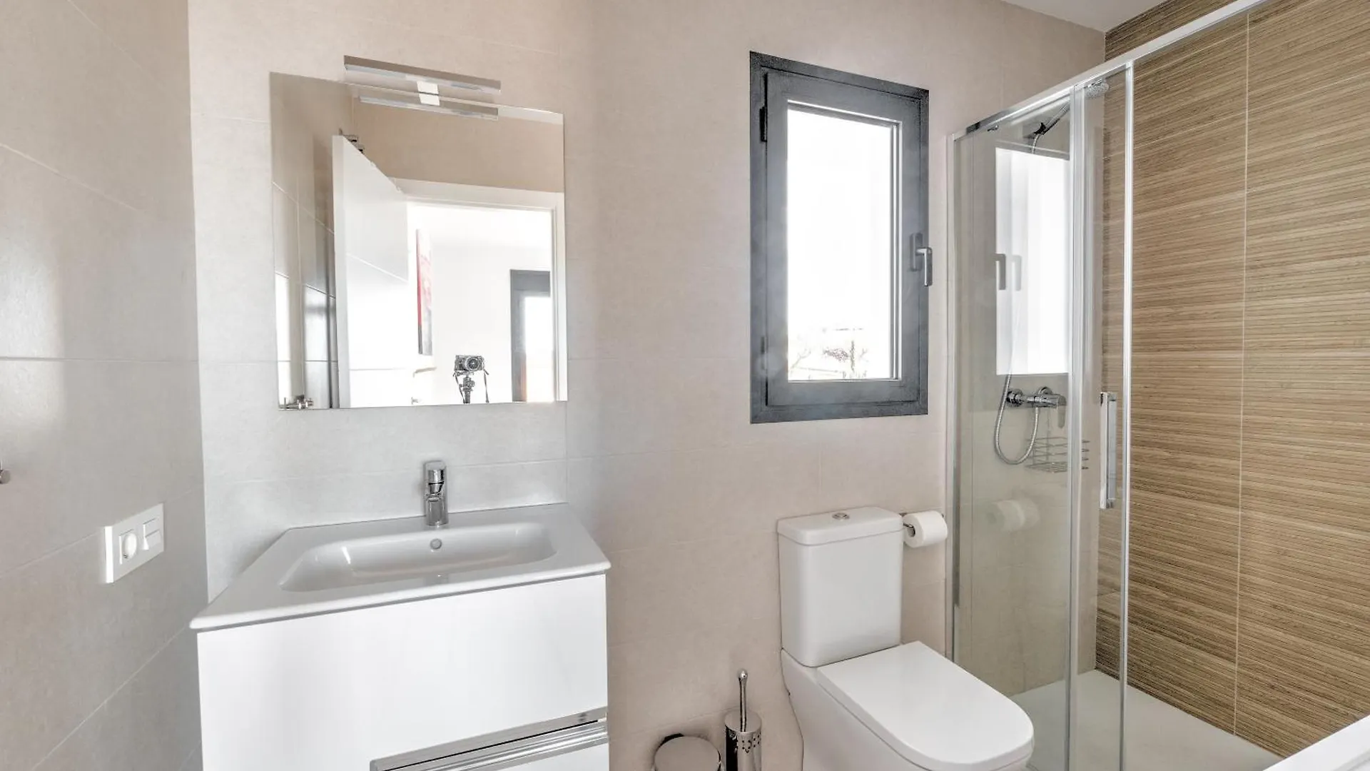 Modern Townhouse With 3 Terraces, Pool And Views Villa Nerja